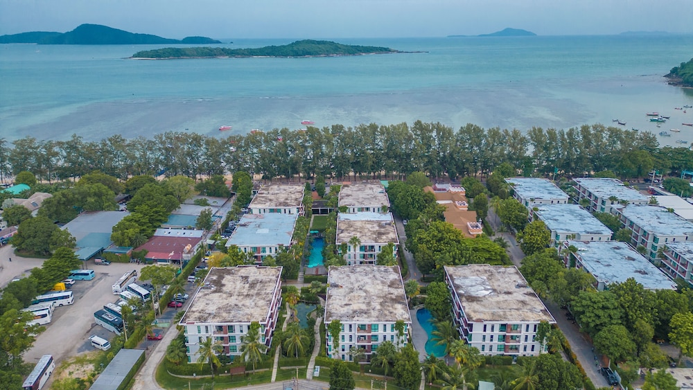 Beach Nicest Apartment In The title c123 view 3