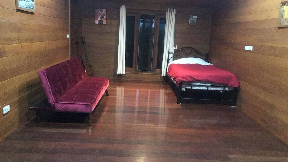 Villa Paraiso Traditional Thai