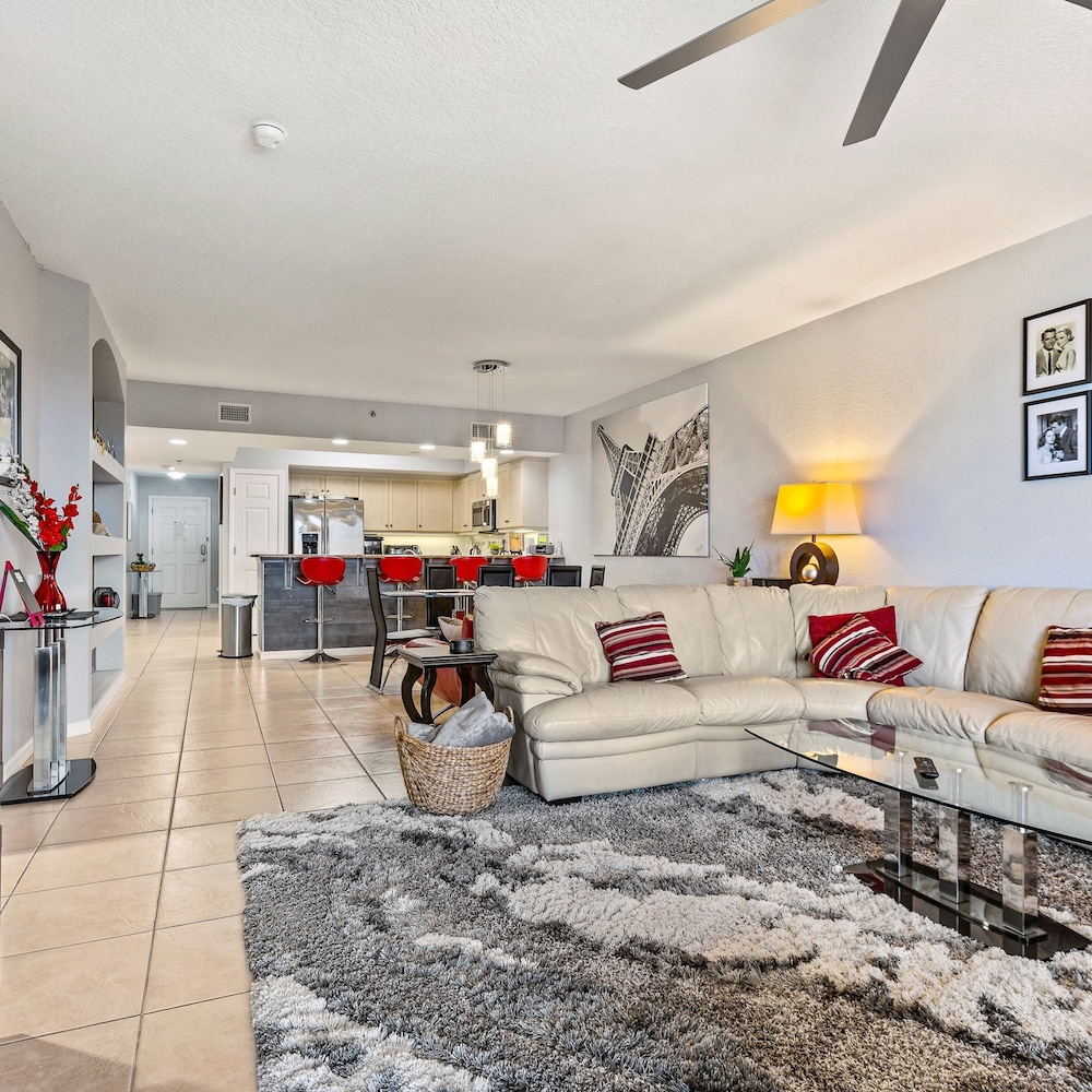 Gorgeous 3 2 Condo With Views of Fountain Contemporary Decor Ocean Walk Building 15-603 view 4