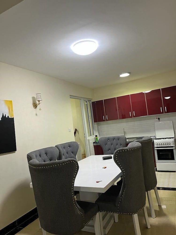 Lux Suites Mango Court Apartments