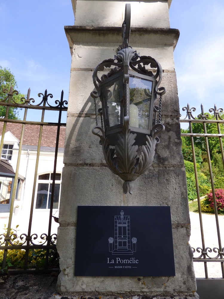 La Pomélie