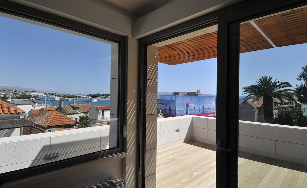 Luxury Villa White view 4