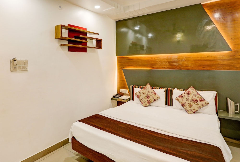 Staybook Hotel Jai Balaji New Delhi Railway Station
