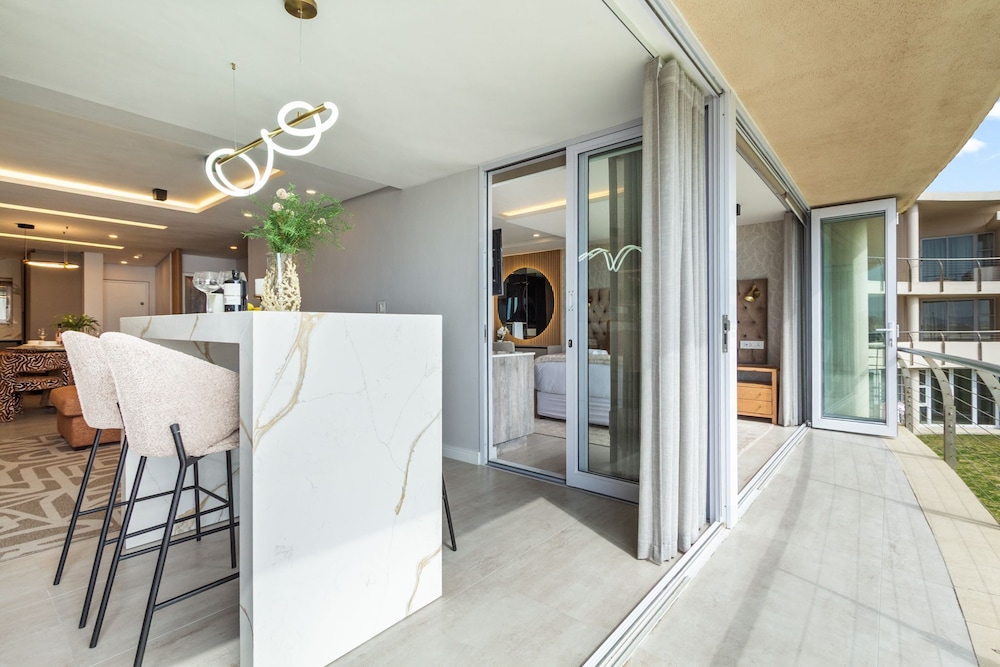 Lagoon Beach Luxe 116a