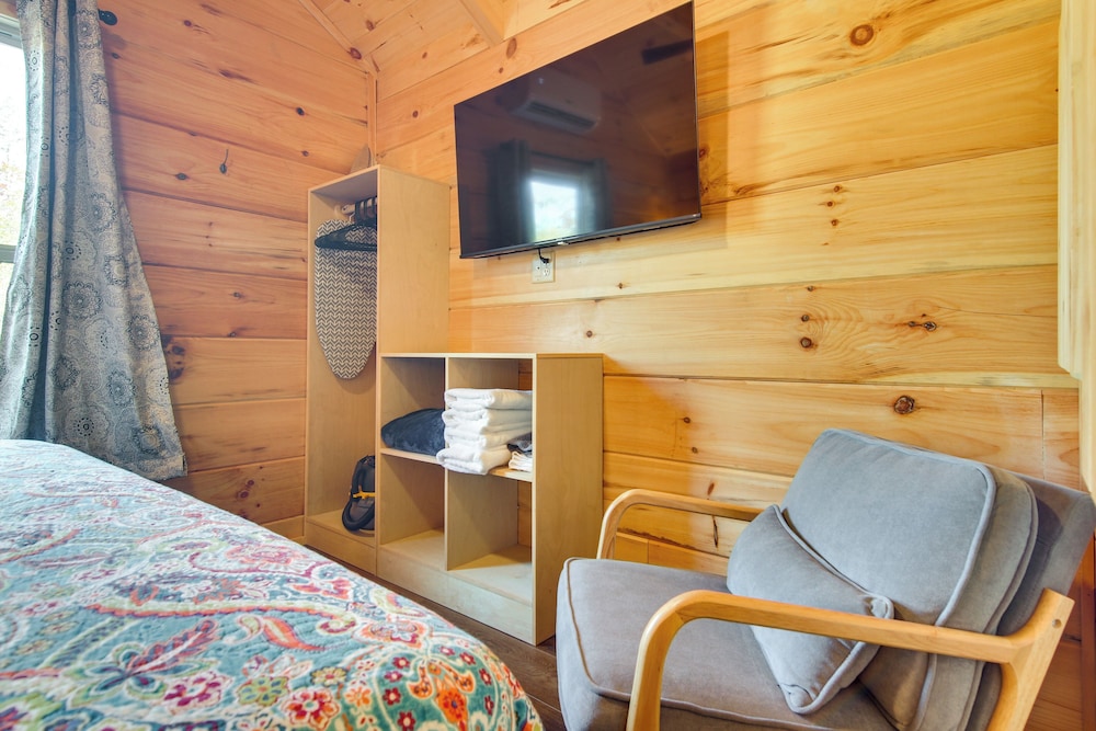 'feelin Feisty:' Blue Ridge Mtns Couple's Cabin
