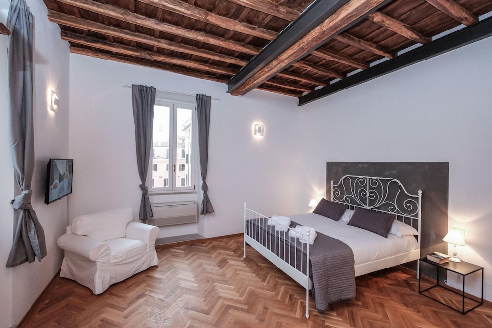 Regal Home in Trastevere