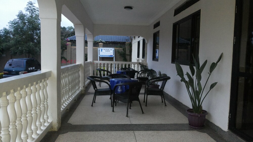 The Pearl Inn
