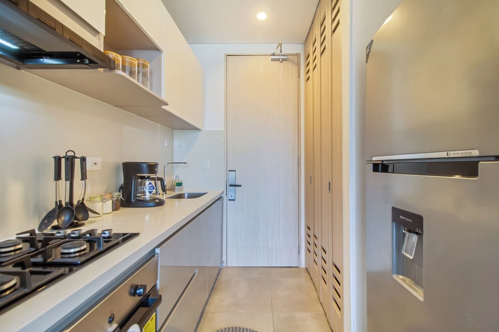 Salguero Suites By HostPro