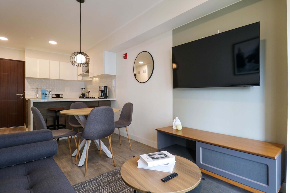 w Exceptional 1BR w Balcony in Barranco