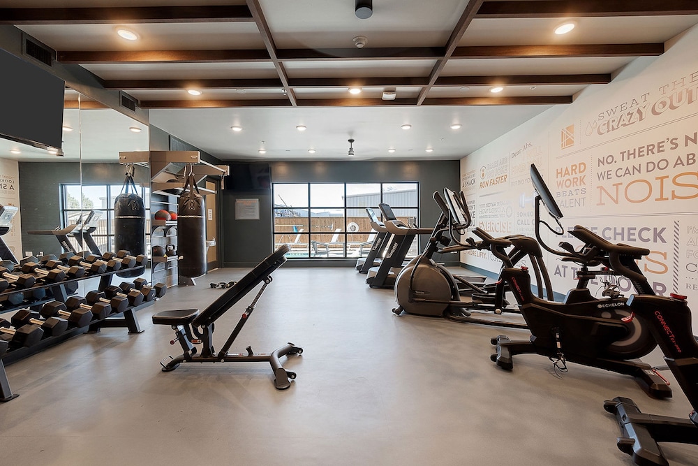 Heal Fly Comfy Dallas 1BR Pool Gym Utsw