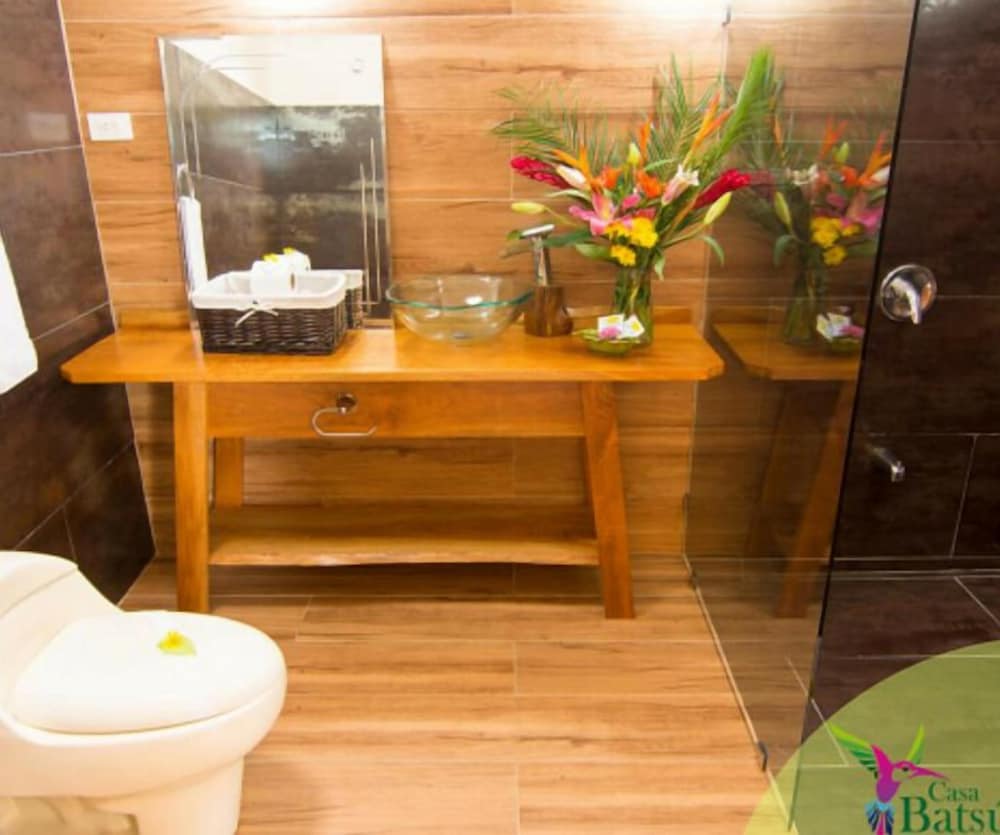 Monteverde Cloud Forest Vacations - Casa Batsu Charming BnB - Property Image 5
