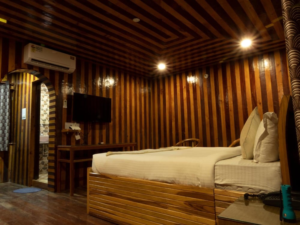 Crimson Park Residency-The Pahadi view 4
