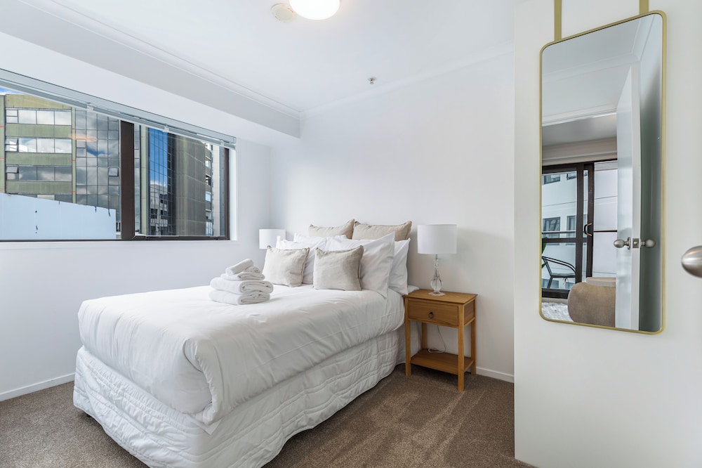 Central 3BR Full Kitchen & Amenities Zodiak Stays