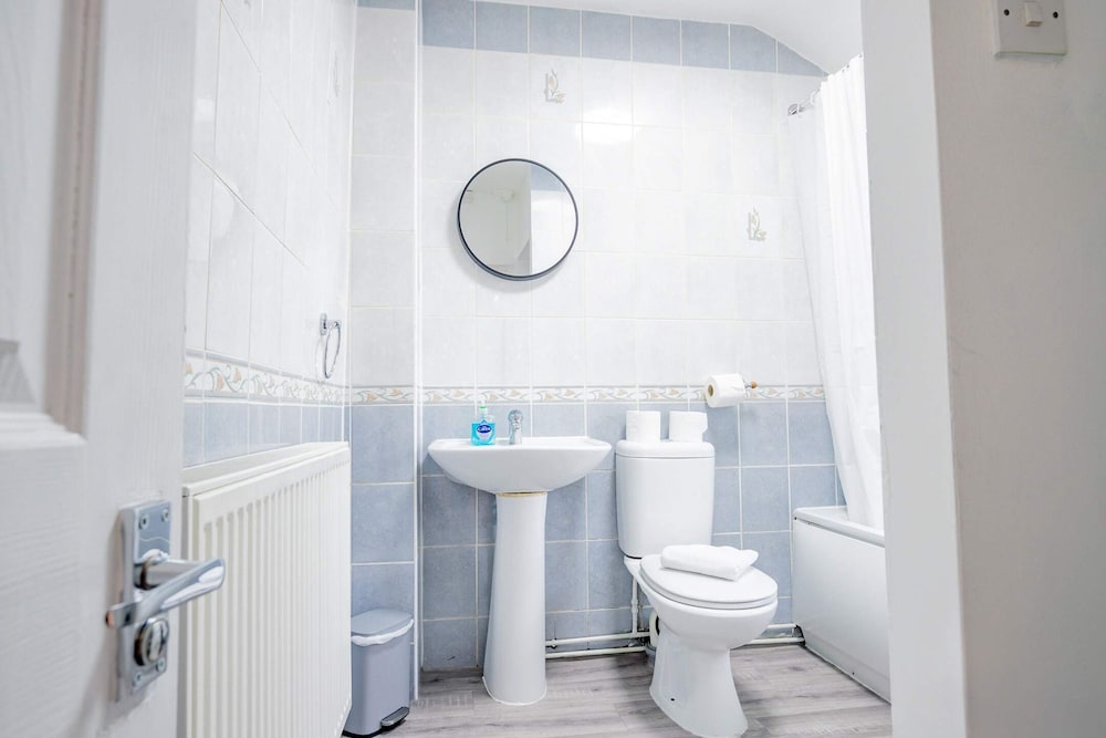 Host Stay Chestnut Residence