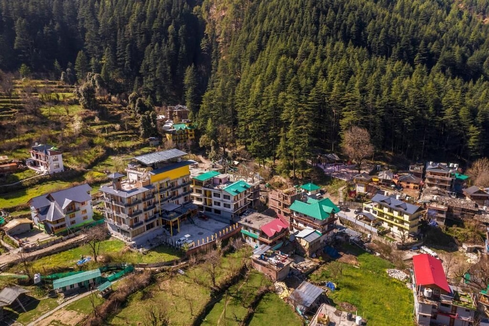 The Hosteller Shimla Valley View