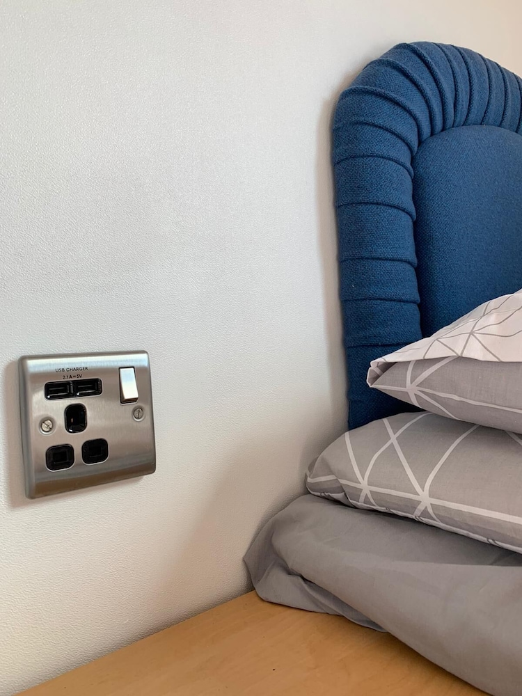 Beautiful 3-bed Caravan on Holiday Park view 2