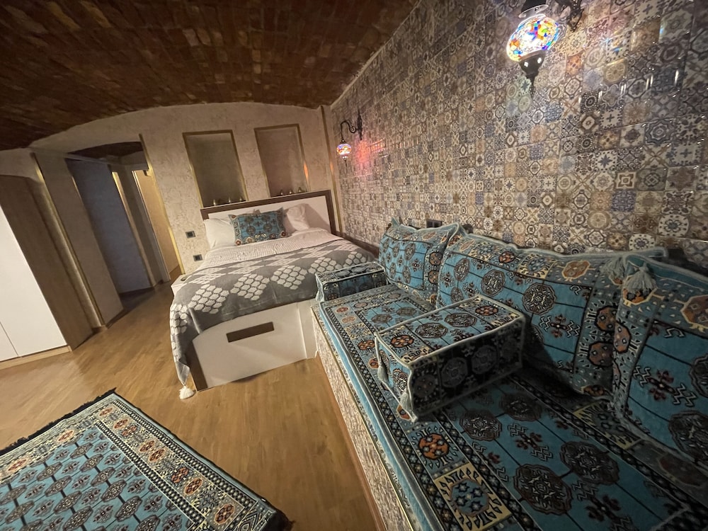 Moda Suit - Image 79