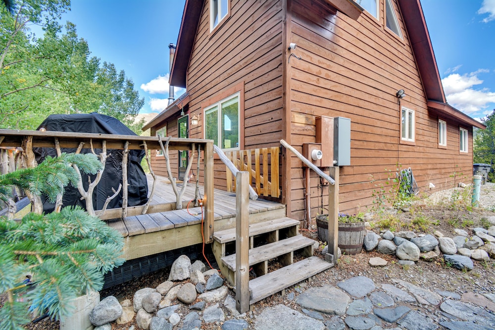 Hot Tub & Deck: Cabin Near Dtwn Alma & Breck