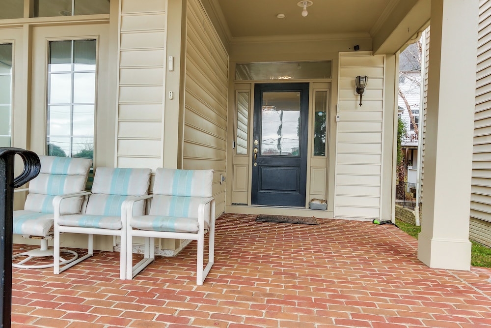 Clarksburg Getaway Near DC + Baltimore Sights!