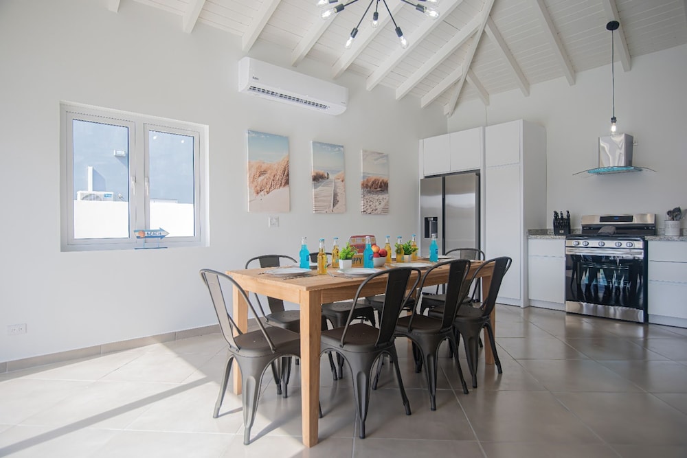 Breathtaking Prvt 4BR Pool Villa 5 Min to Beach
