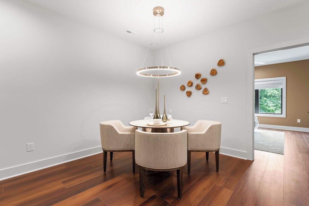 The Luxe Barn Home for 4