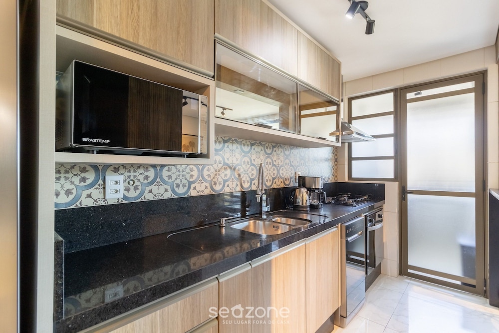 Apartment w/ BBQ 500m From the Beach Rlv0206