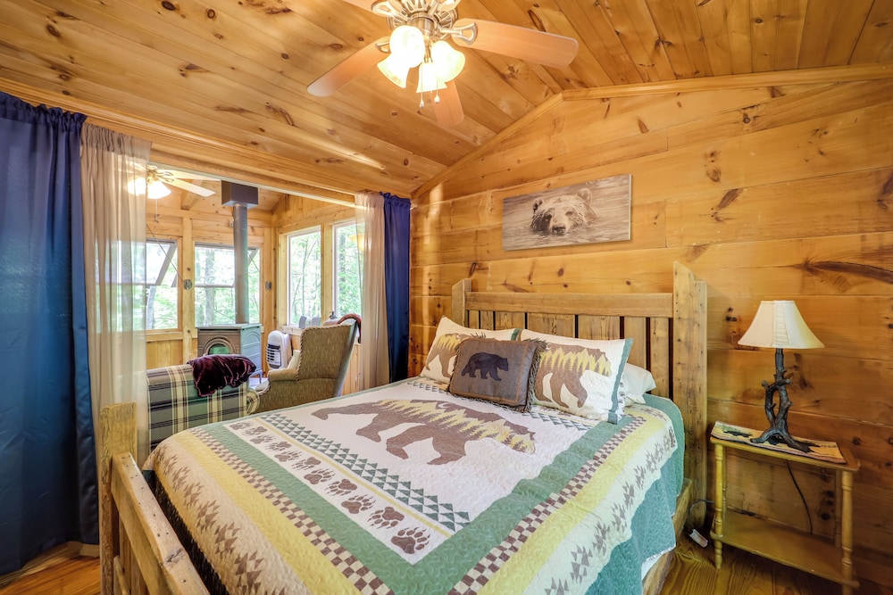 Hike, Soak & Unwind in Nature: Blue Ridge Cabin