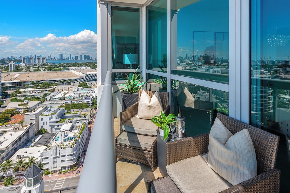 Luxury Vacation Rentals at The Setai by LRMB