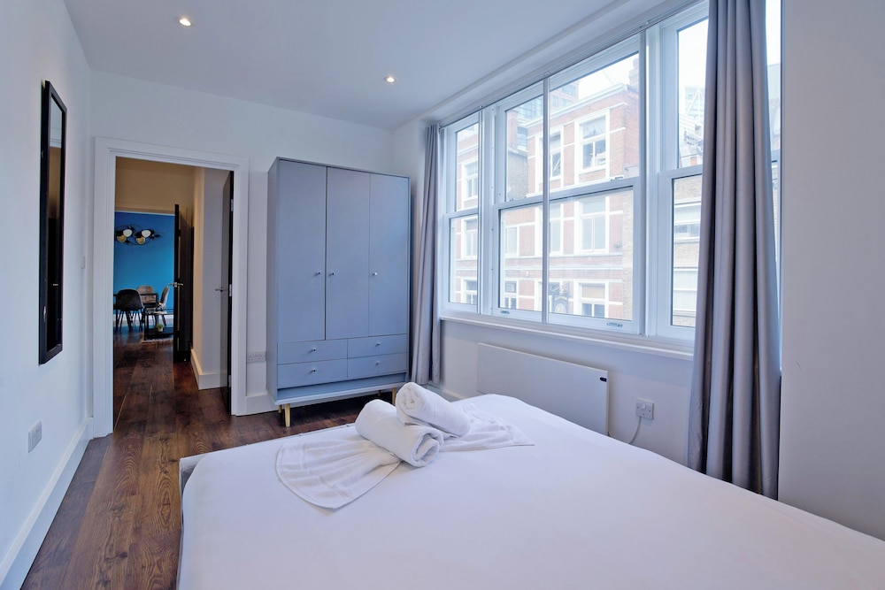 Imperial Middlesex Street Apartments
