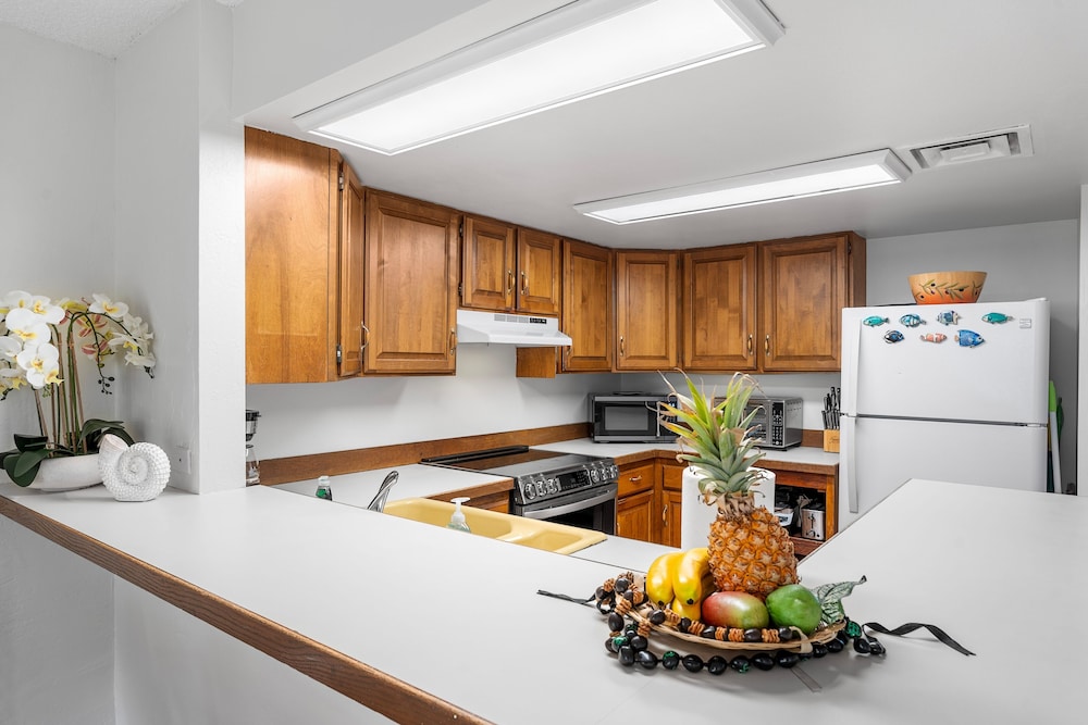 Big Island White Sands Village 202 2 Bedroom Condo