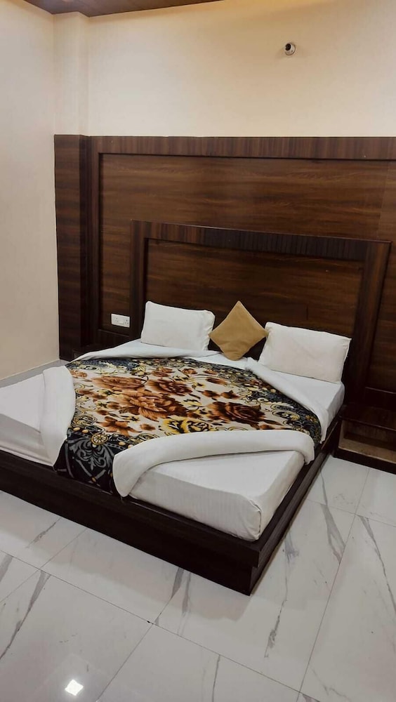 Shri Mohini Kunj Hotel Vrindavan