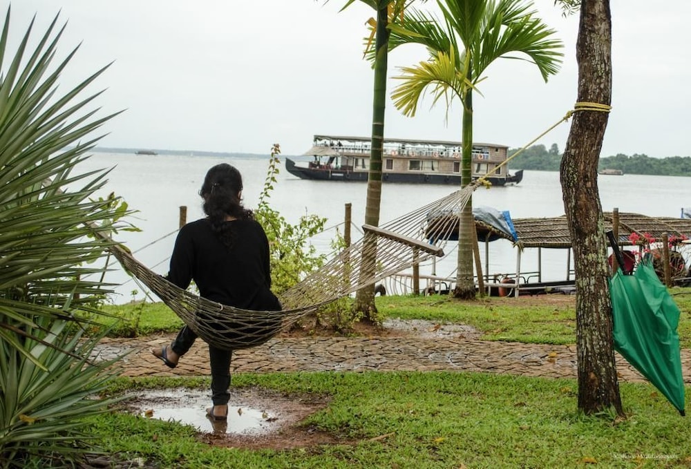 Deshadan Backwater Resort