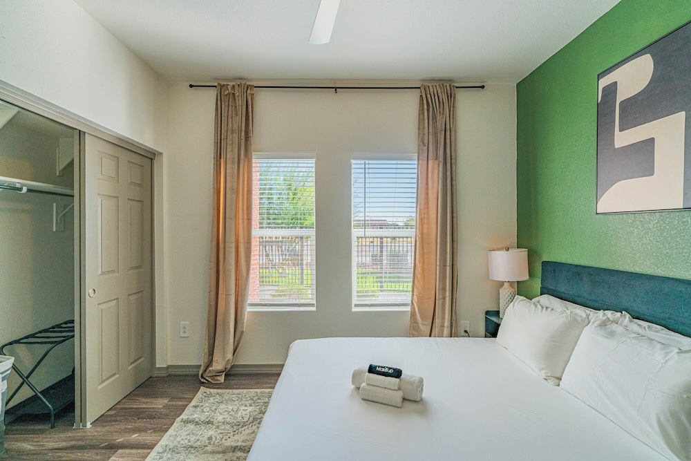 ROVE LIVING/KL - Cardinal 95