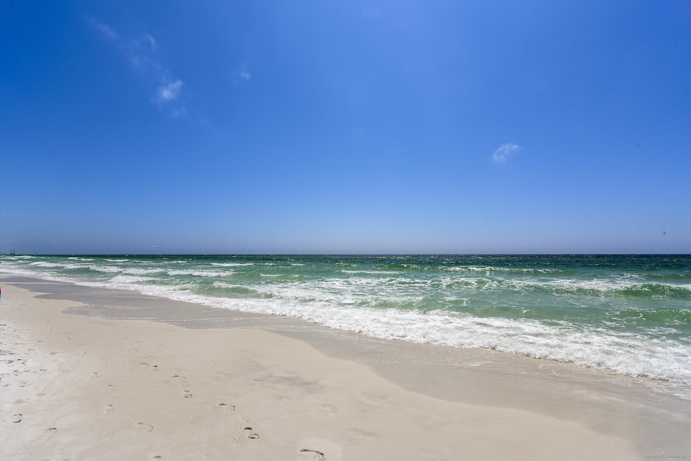 Silver Beach 1104w 3 Bedroom Condo
