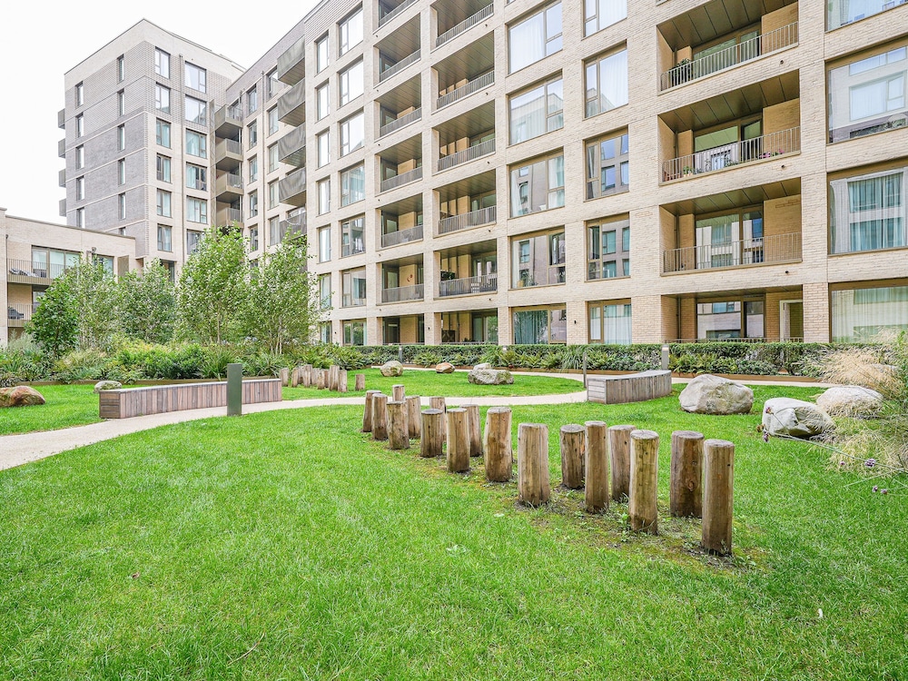 Central London Stay in Vauxhall With Balcony