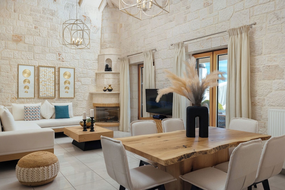 Emerald Villas & Suites