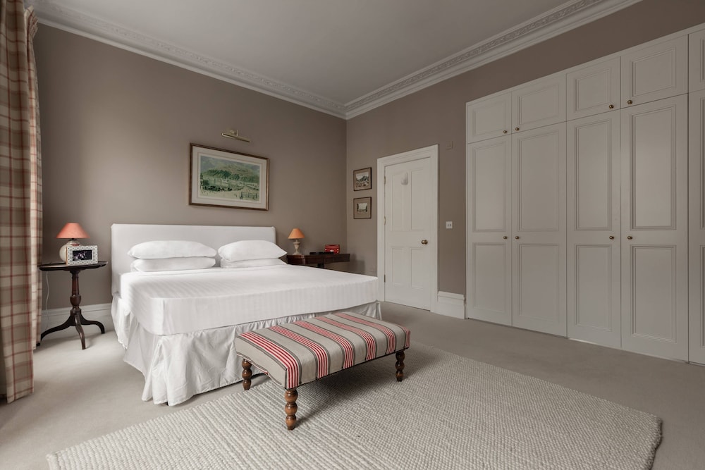 Radipole Road IV by Onefinestay