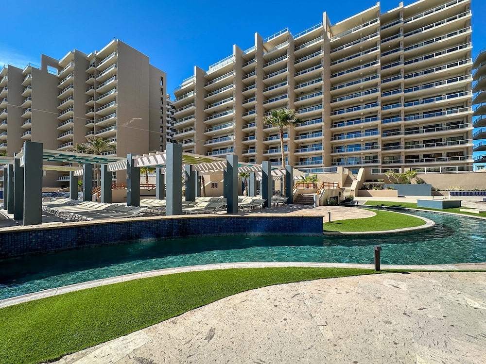 Beachtop Haven 2BR Condo at Iconic Sandy Beach