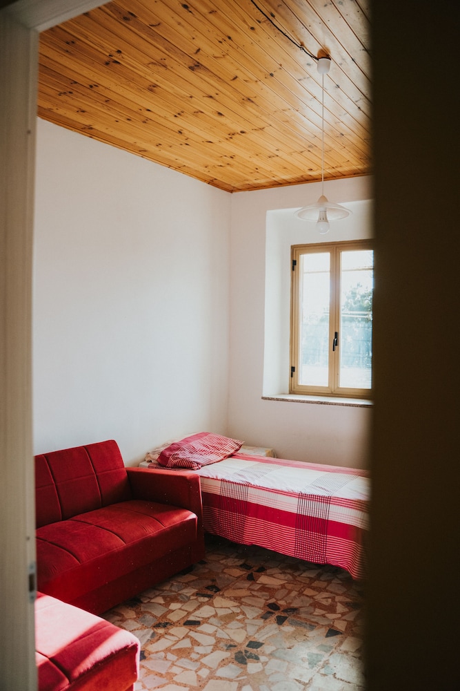 Remarkable 4-bed Apartment in Joppolo photo 4