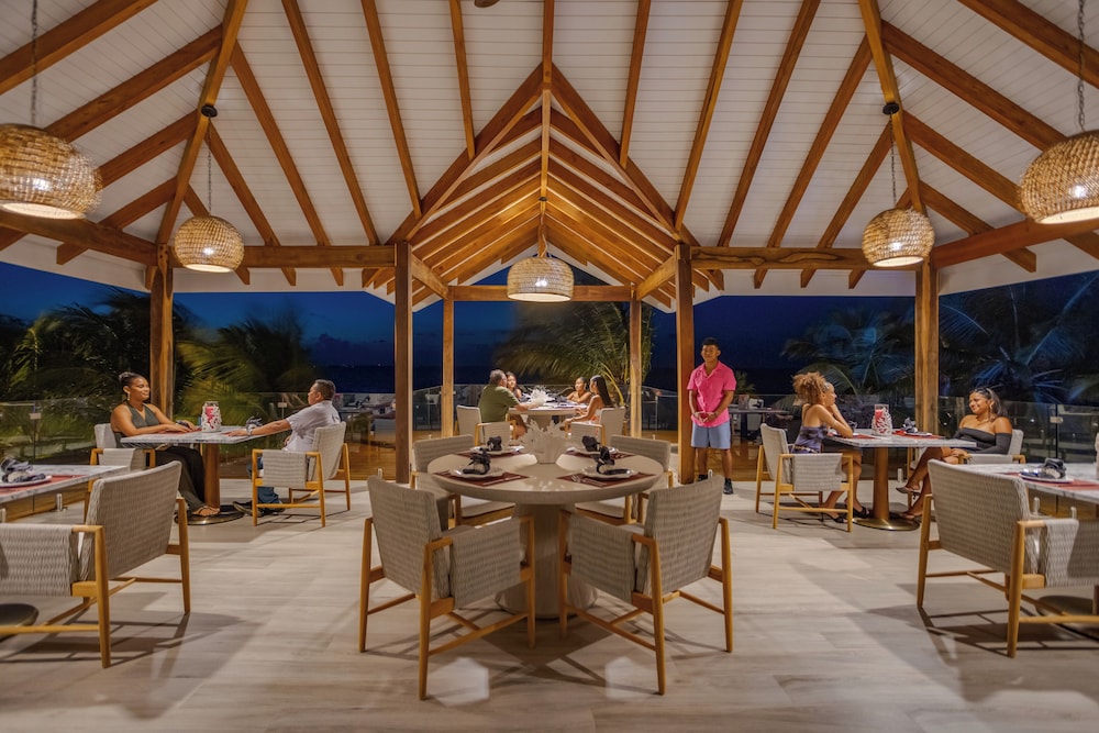 Magenta Caye Luxury Private Island Resort