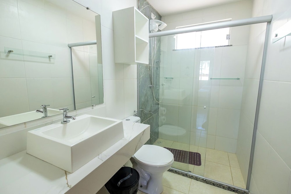 Apto com Piscina Vaga e Smart Lock em Aritagu