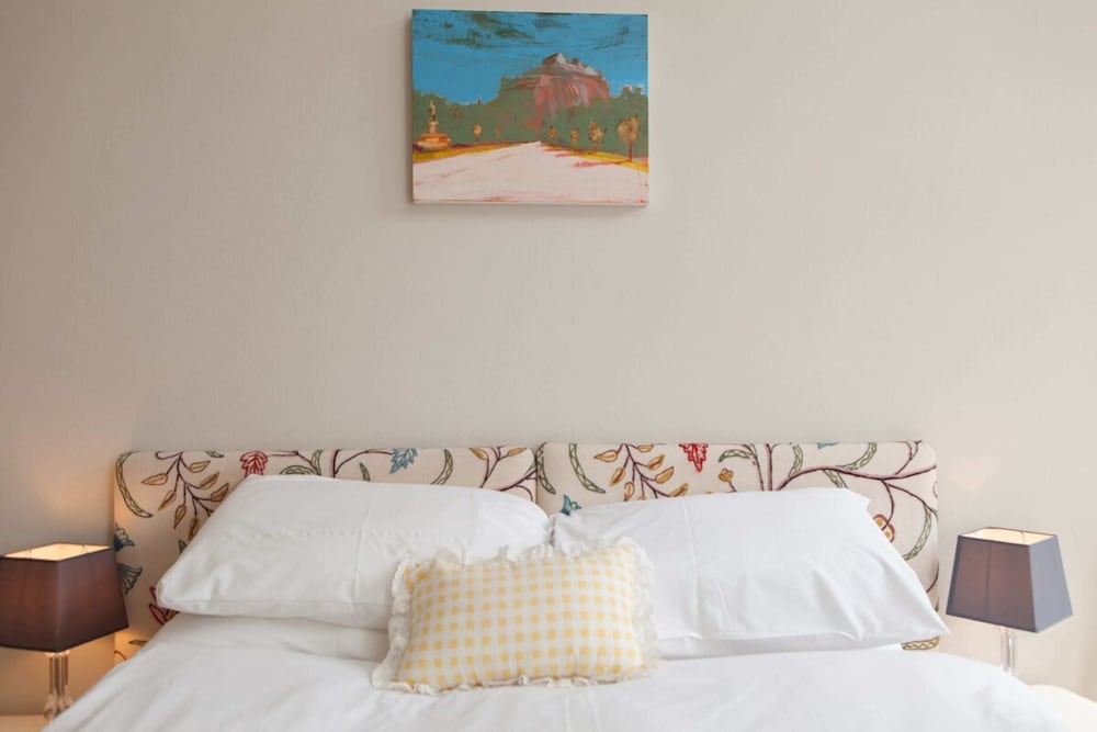 Amazing 4 Bedroom Apartment Just Off The Meadows
