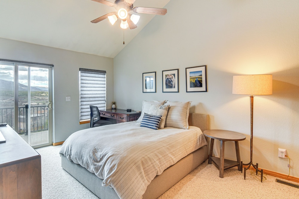 Spacious Fraser Duplex w/ Fireplace & Scenic Views