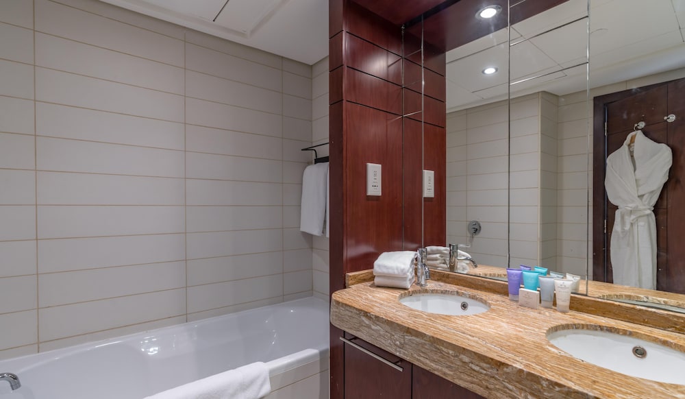 Dream Inn Dubai Apartments - Burj Views