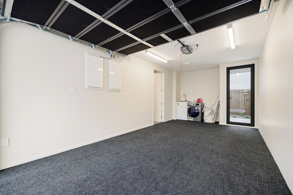 Close to Stadium 3 BR with Garage – Unit 1