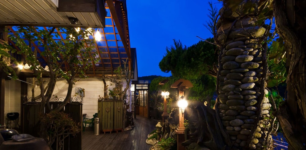 Taean White Sand Pension