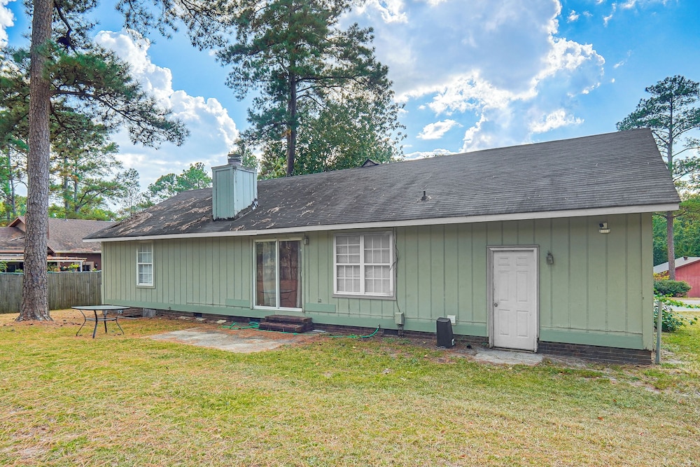 5 Mi to Fort Bragg: Family Gem Near Parks & Trails