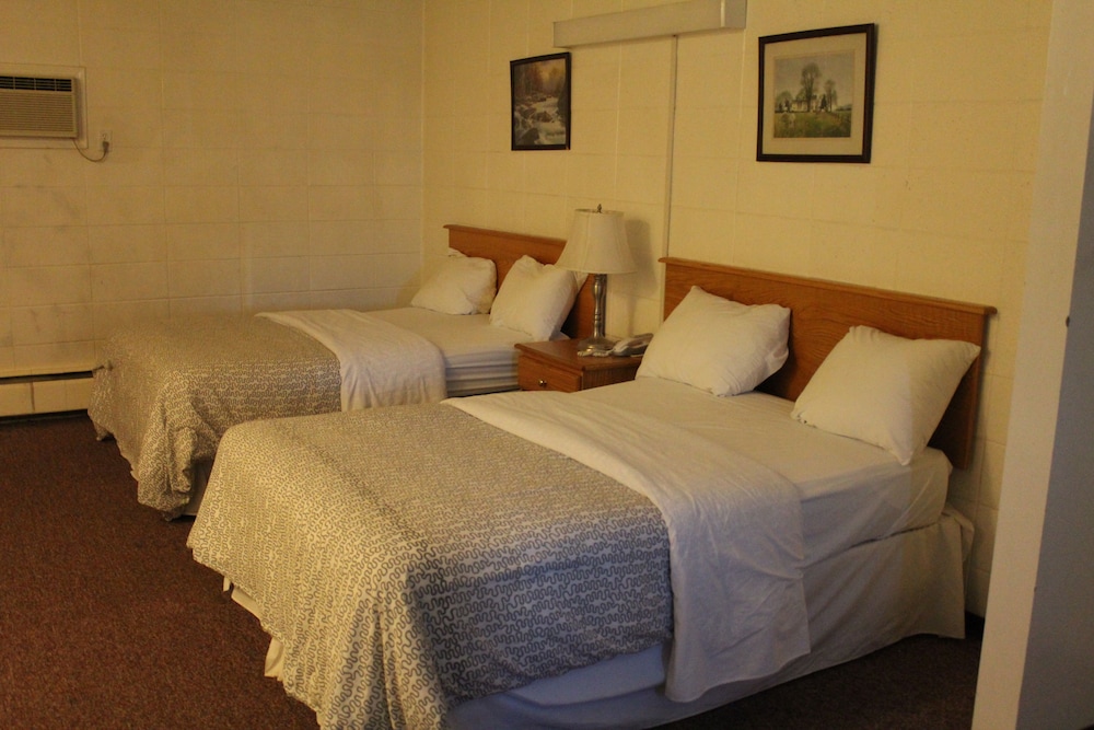 Grande Prairie Vacations - Silver Crest Lodge - Property Image 1