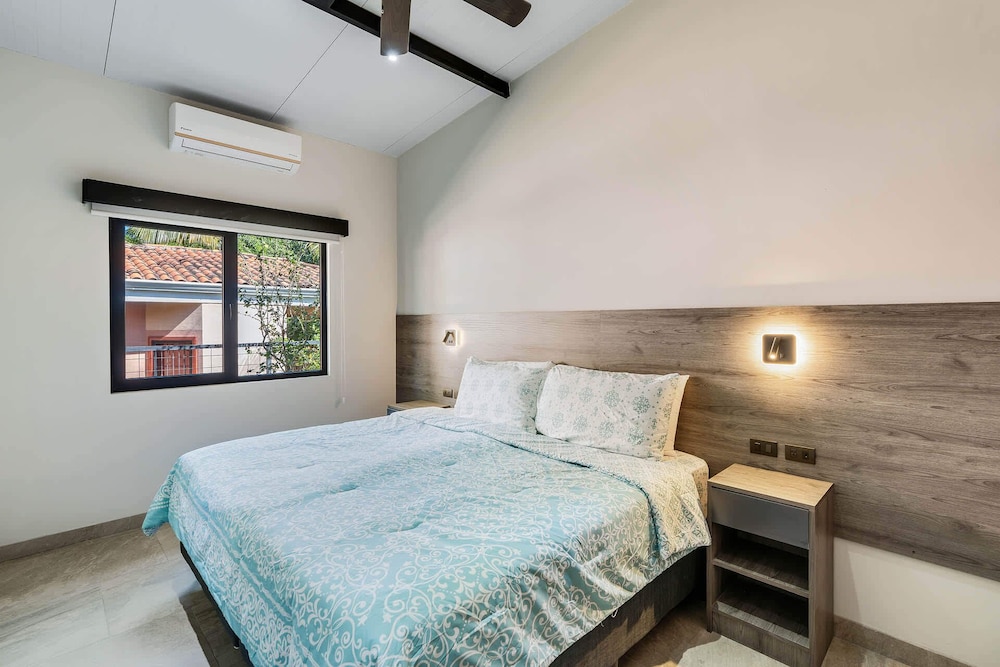 Brand-New 6BD Giant with Private Pool by SPCR
