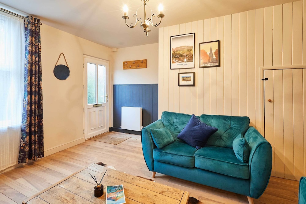 Host Stay Daisy Cottage